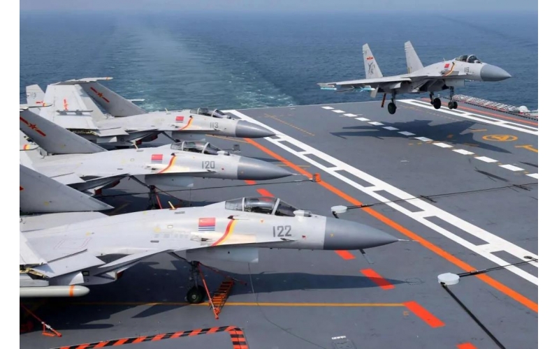 Is China's J-16H about to enter service with a new aircraft carrier? 500 kilometer precision hunting enemy early warning aircraft